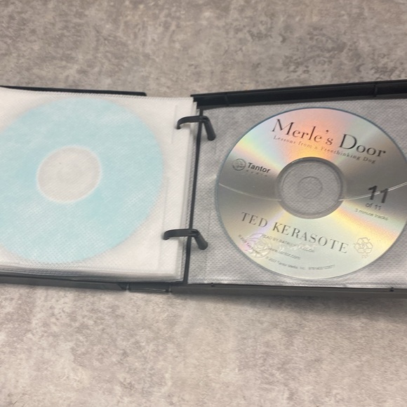 ⭐️4/$36⭐️ Merle’s Door Lessons from a  Freethinking Dog - Picture 4 of 5